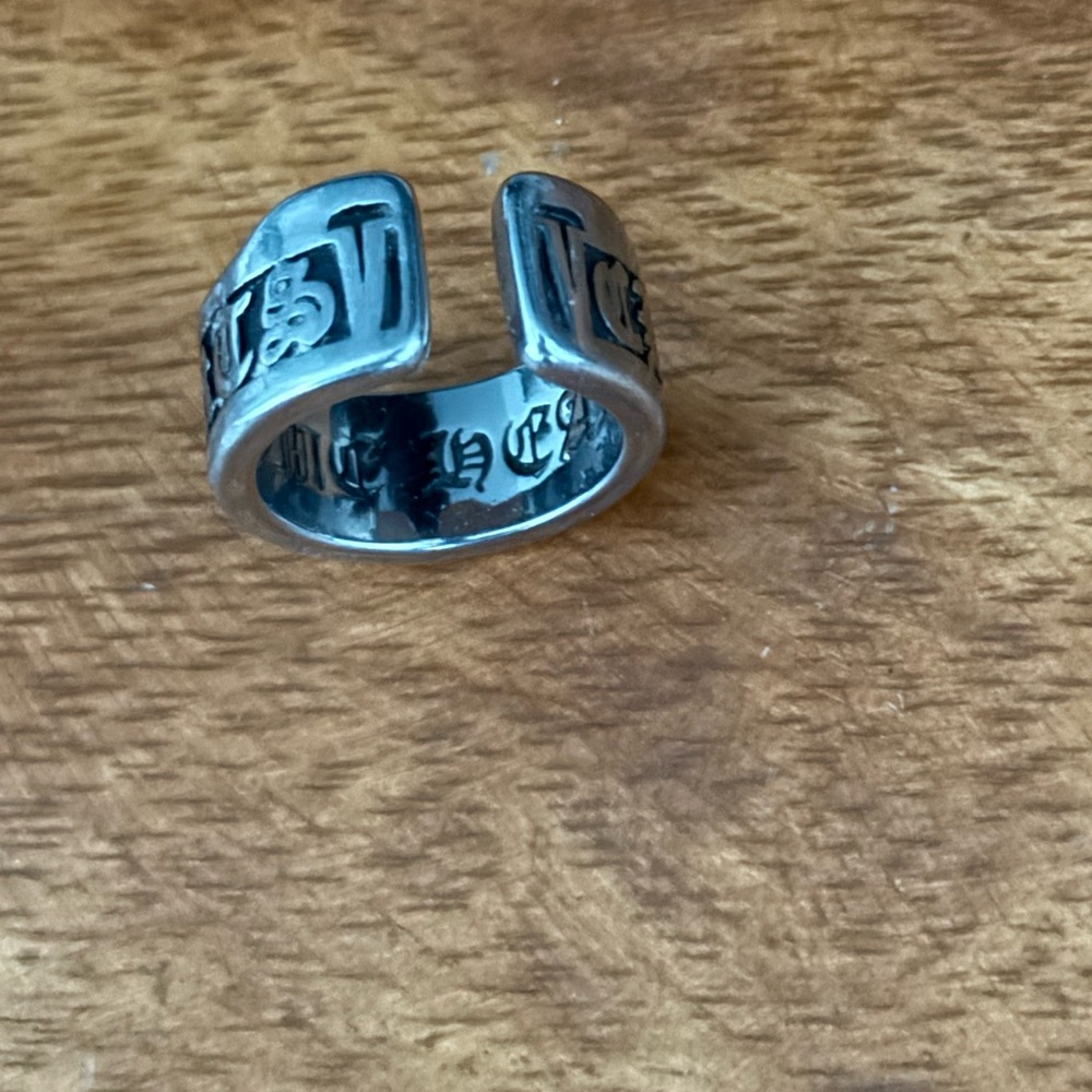 Chrome Hearts Scroll Label Ring